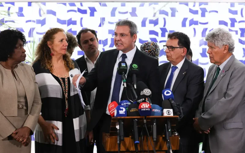 Operação policial no Rio tem críticas e defesas de deputados federais. Parlamentares de esquerda apontam “chacina” na atuação