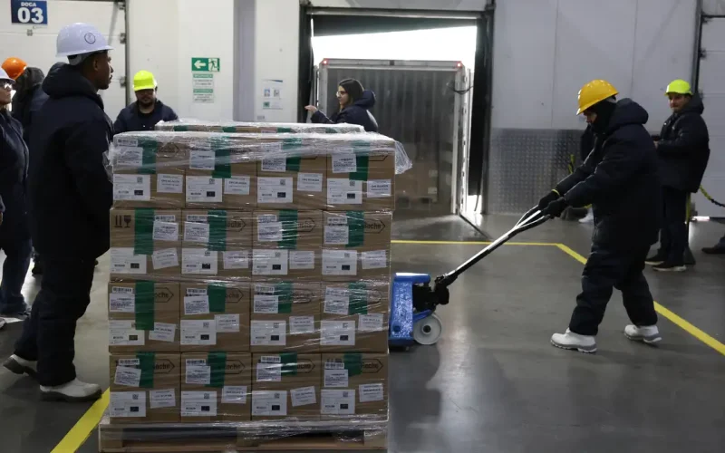 Brasil recebe lote de medicamento para tratar câncer de mama no SUS