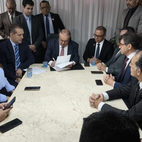 Paulinho Freire encaminha à Câmara projetos que viabilizarão licitação do transporte público