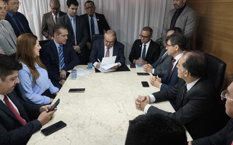 Paulinho Freire encaminha à Câmara projetos que viabilizarão licitação do transporte público