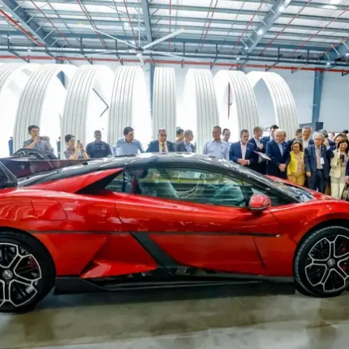 Nova fábrica de carros elétricos mostra confiança no Brasil, diz Lula