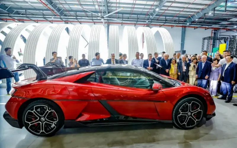 Nova fábrica de carros elétricos mostra confiança no Brasil, diz Lula