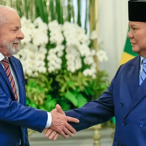 Brasil e Indonésia firmam acordos; Lula confirma candidatura em 2026. Presidentes prometem novos encontros para ampliar cooperação