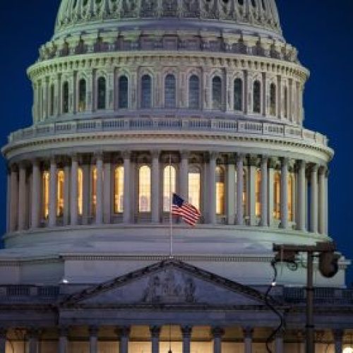 Senado americano aprova projeto para cancelar tarifas contra Brasil. Resolução para cancelar tarifas adicionais de 40% foi aprovada por 52 dos senadores americanos; agora, medida vai à Câmara dos Deputados