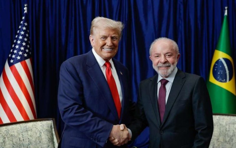 Nas redes sociais, Lula comenta “ótima reunião” com Trump na Malásia. Lula disse que discutiu de “forma franca e construtiva” a agenda comercial.