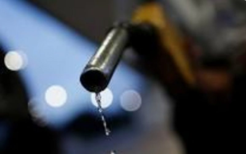 Petrobras reduz em R$ 0,14 preço da gasolina para distribuidoras