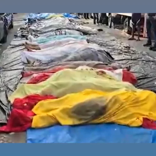 Moradores resgatam dezenas de corpos na mata e total de mortos em operação no Rio passa de 120. Autoridades afirmam que ainda não é possível garantir que todos os mortos resgatados hoje tenham relação com ação policial