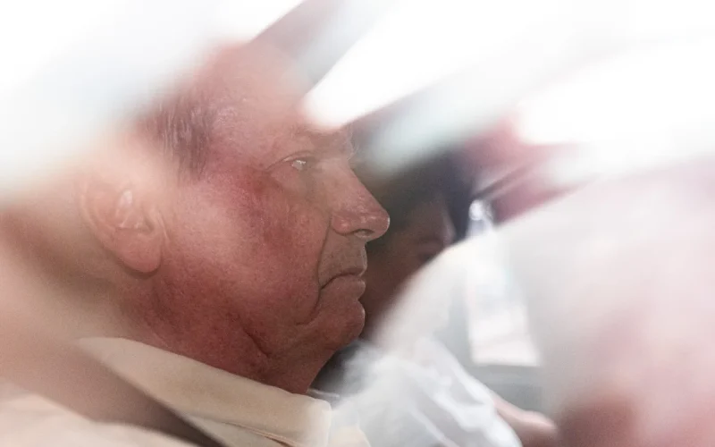 O triste fim do tresloucado Jair Messias Bolsonaro. A democracia venceu